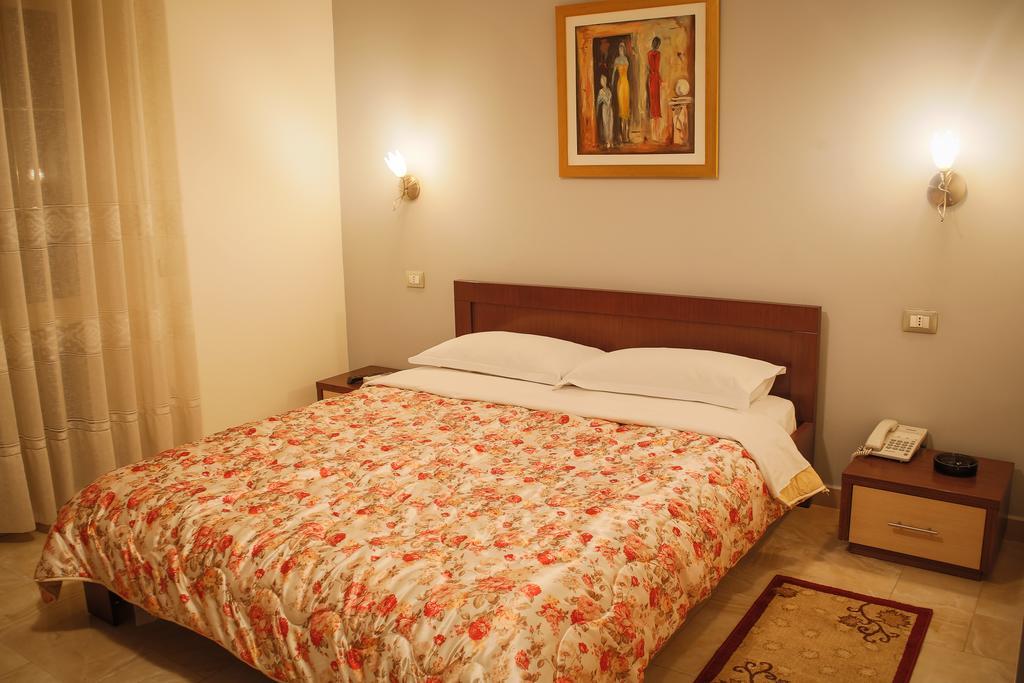 Grand Hotel Elbasan Exterior photo