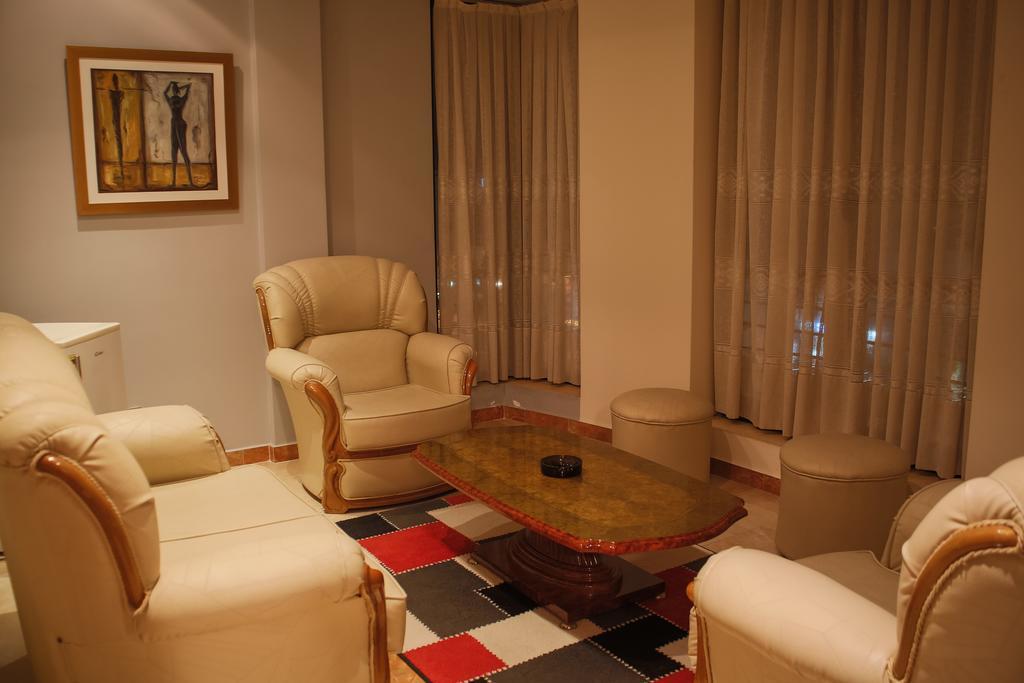 Grand Hotel Elbasan Exterior photo