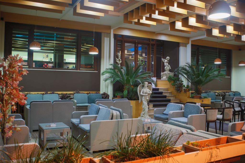 Grand Hotel Elbasan Exterior photo